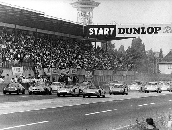 Motorsport: Grand-Tourisme-Rennen auf der Avus