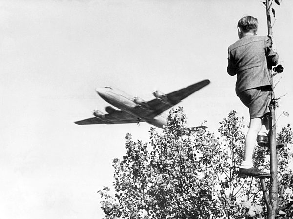 Luftbrücke zur Versorgung West-Berlins