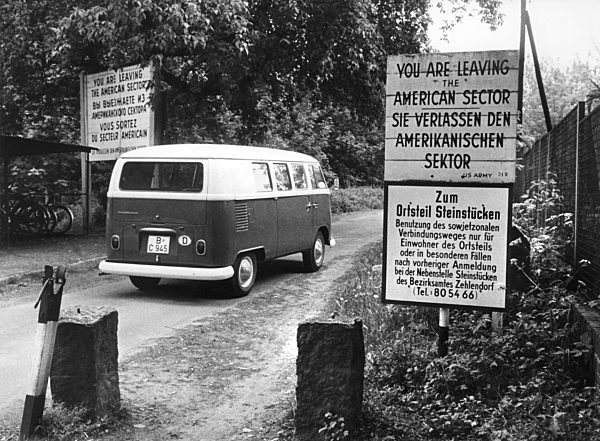 Schulbus zur Exklave Steinstücken