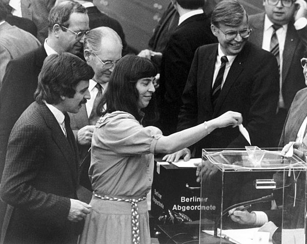 Regierungswechsel 1982 - Konstruktives Misstrauensvotum