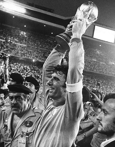 Soccer World Cup 1982: Dino Zoff presents the World Cup