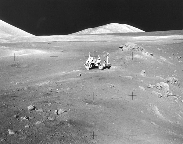 Apollo 17 - Mondauto auf dem Mond