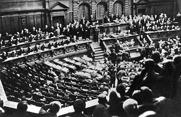 Weimar Republic - Reichstag