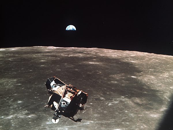 Apollo 11- Mondfähre im Flug