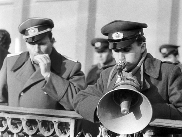 Border soldiers of the GDR at Berlin Wall