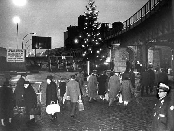 Passierscheinaktion 1964 - Übergang Oberbaumbrücke