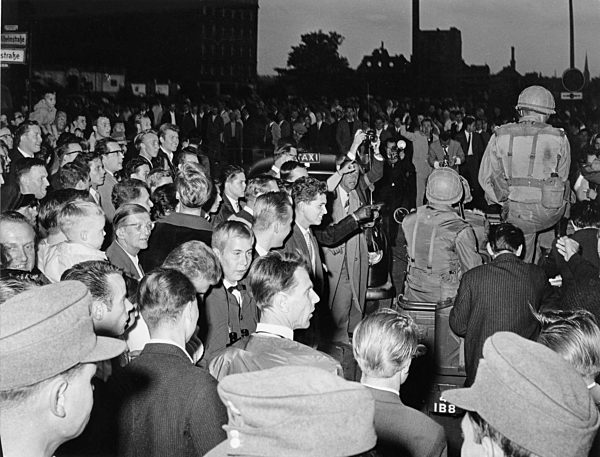 Mehrtägige Demonstrationen in Berlin 1962 nach dem Tod von Maueropfer Peter Fechter