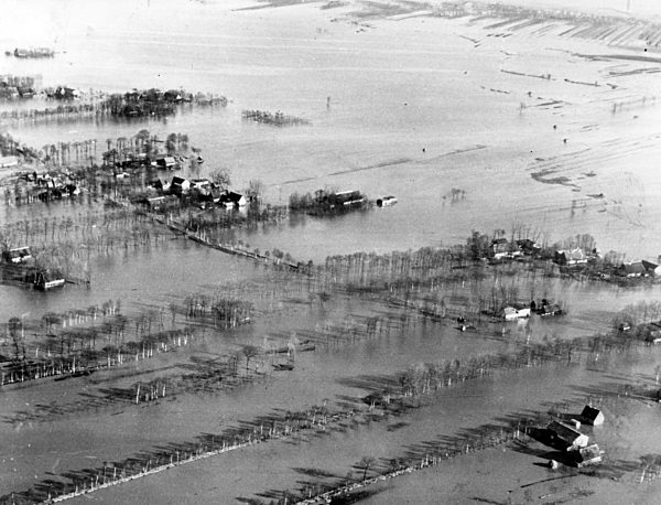 Storm tide floods Northern Germany in 1962
