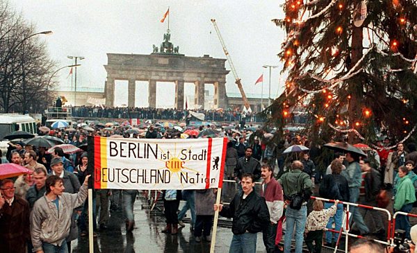 Öffnung der Mauer am Brandenburger Tor