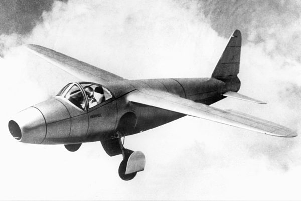 Erstes turbinenstrahlangetriebenes Flugzeug der Welt