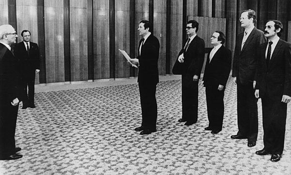 Bölling überreicht Beglaubigungsschreiben