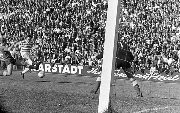German Soccer - Season 1963-1964 - Karlsruher SC - Meidericher SV 1-4