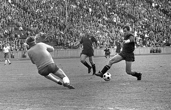 German Soccer League - Season 1963-1964 - Hertha BSC Berlin - 1. FC Nuremberg 1-1