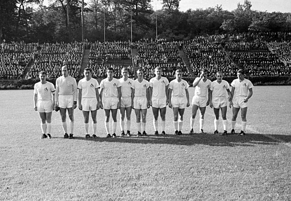German Soccer League - Season 1963-1964 - 1. FC Saarbruecken - 1. FC Cologne 0-2