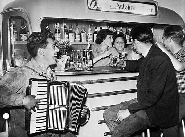 Führerhaus wird zur Bar