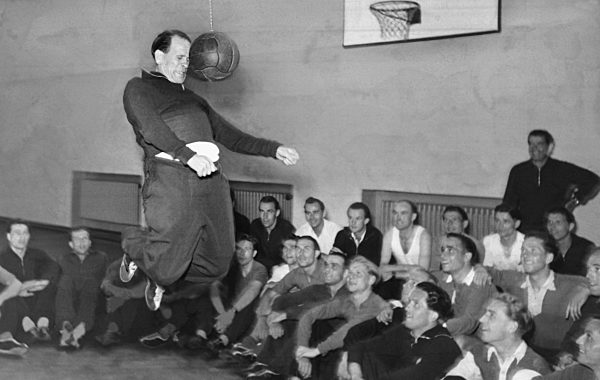 Sepp Herberger "Der Ball ist rund"