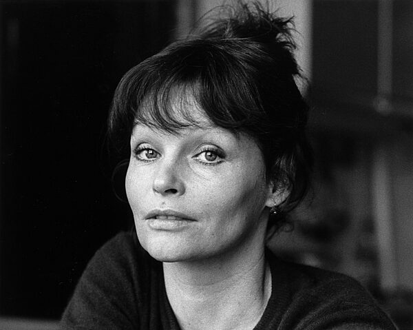 Domroese, Angelica - Schauspielerin, D