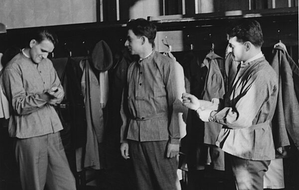 Kriegsdienstverweigerer: Antreten zum Ersatzdienst / Bodelschwingh-Anstalten, Bethel.