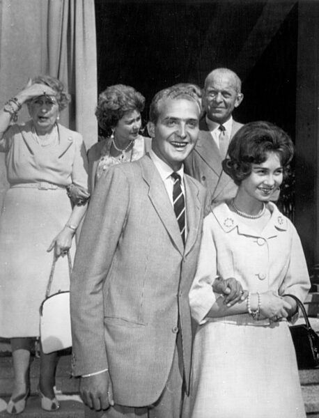 Sophia - Koenigin von Spanien, Verlobung mit Juan Carlos