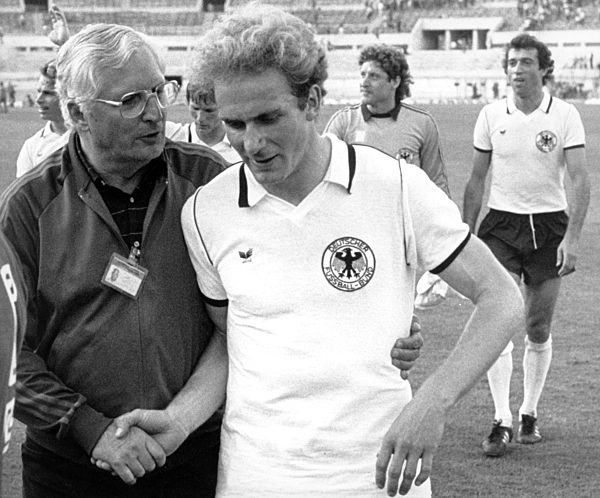 Fußball-EM '80: Deutschland - CSSR 1:0 (Eröffnung)