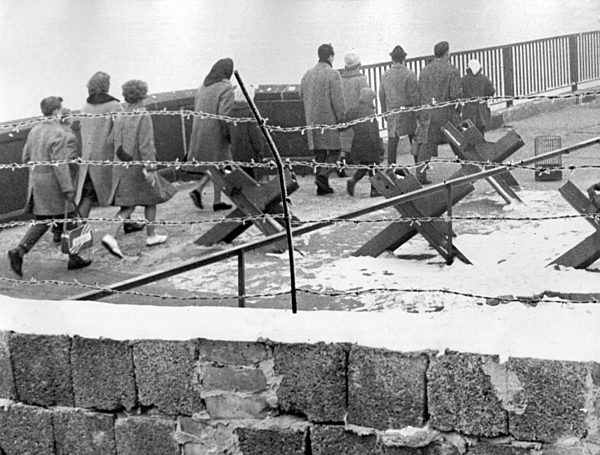 Starker Besucherstrom nach Ostberlin Weihnachten 1963