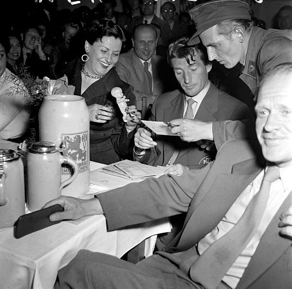 1954 FIFA World Cup: Welcoming the World Champion