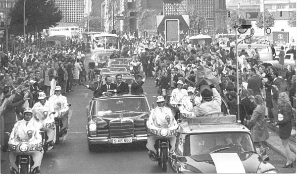 Apollo-11 Astronauten in Berlin umjubelt