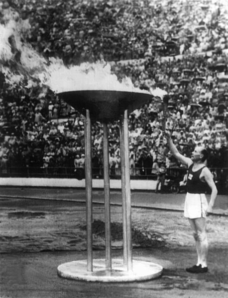 Helsinki 1952: Paavo Nurmi entzündet das Feuer