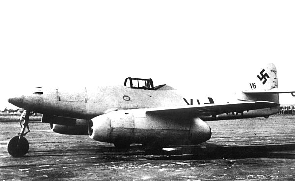 Das von Willy Messerschmidt entwickelte Düsenflugzeug ME 262...