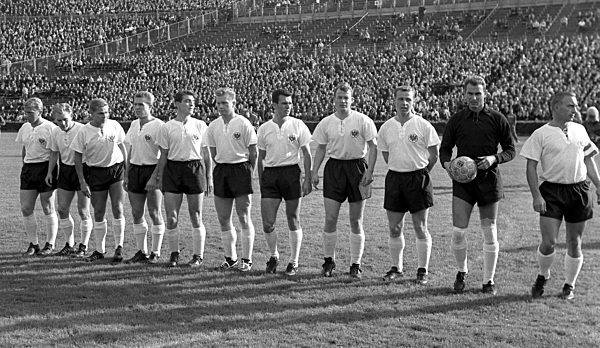 Fußball - Bundesligastart 1963 - Eintracht Frankfurt - 1. FC Kaiserslautern 1:1