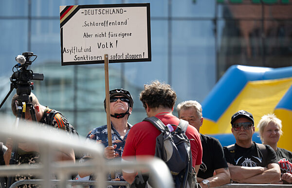 Wahlkampfabschluss der SPD in Sachsen - Proteste