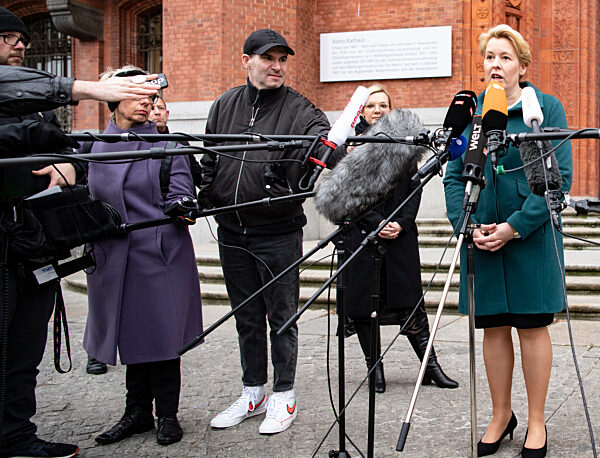 Gericht: Berliner Wahl muss komplett wiederholt werden