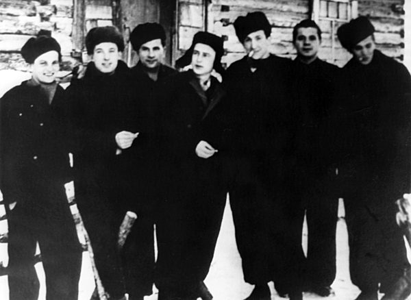 Deutsche Kriegsgefangene in einem russischen Lager (wahrscheinlich...