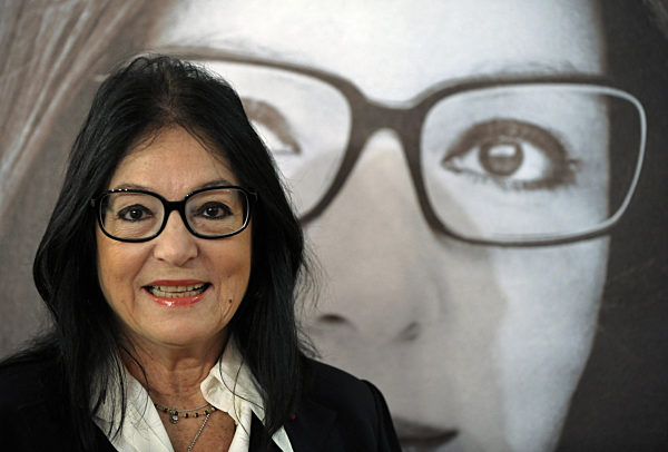 Die griechische Sängerin Nana Mouskouri posiert am Mittwoch (12.11...