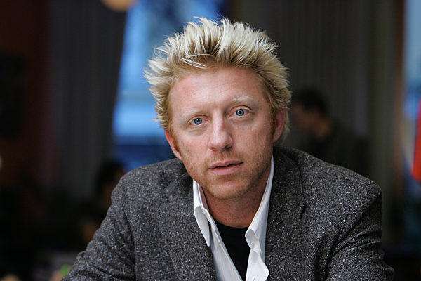 Der ehemalige Tennis-Profi Boris Becker sitzt am Samstag (05.11...