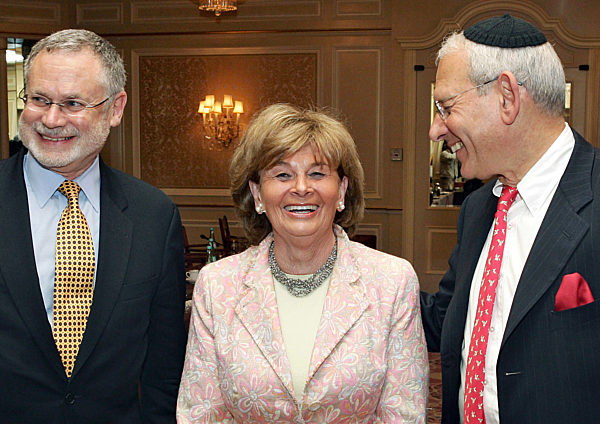 Der Generalsekretär des Jüdischen Weltkongresses (WJC), Stephen Herbits...