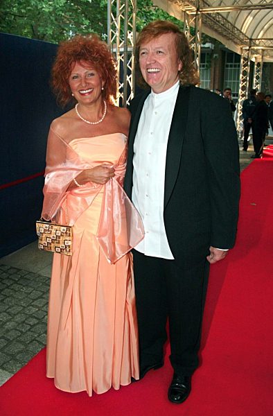 Rosenball in Berlin: Frank Farian und Lebensgefährtin