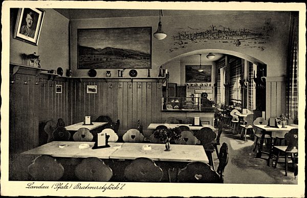 Landau in der Pfalz, Bratwurstglöckl, Innenansicht, Sitzgelegenheiten, Portrait Adolf Hitler