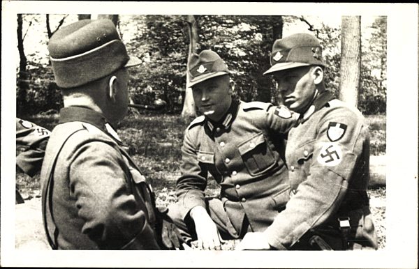 Drei Uniformerte vom Reichsarbeitsdienst, Abteilung 488