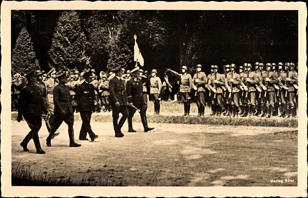 Waffenstillstand von Compiègne 1940, Abschreiten der Ehrenkompanie, Admiral Raeder, II. WK