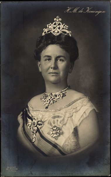 Königin Wilhelmina der Niederlande, Portrait, Krone, Halskette