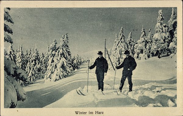Winter im Harz, Zwei Skifahrer im Schnee, Winterlandschaft