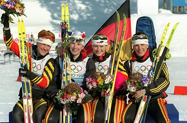 Nagano: Biathlon-Gold für deutsche Staffel
