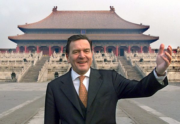 German Chancellor Schroeder visits Forbidden City in Beijing