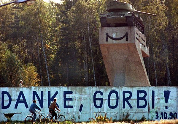 10 Jahre Mauerfall: "Danke, Gorbi!"