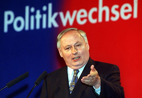 Lafontaine als SPD-Chef und Finanzminister zurückgetreten