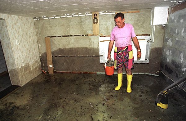 Erste Evakuierte kehren ins Hochwassergebiet zurück