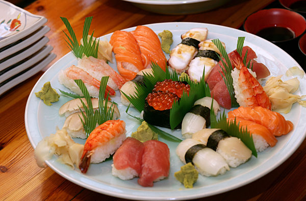 Ein Sushi-Teller am Mittwoch (12.11.2008) in Berlin bei einem Pressetermin...