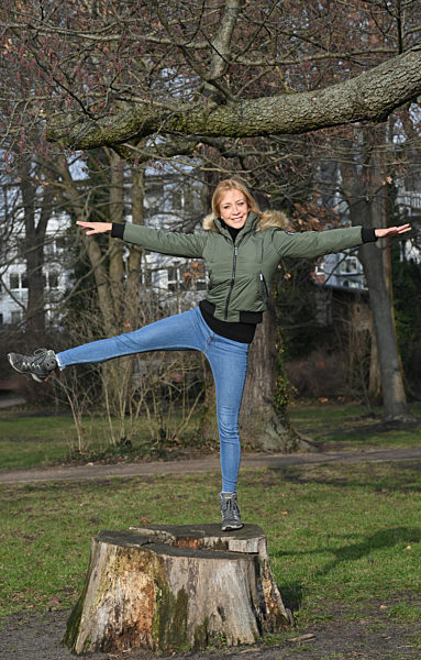 EXCLUSIVE - Ein Spaziergang mit Annika Ernst