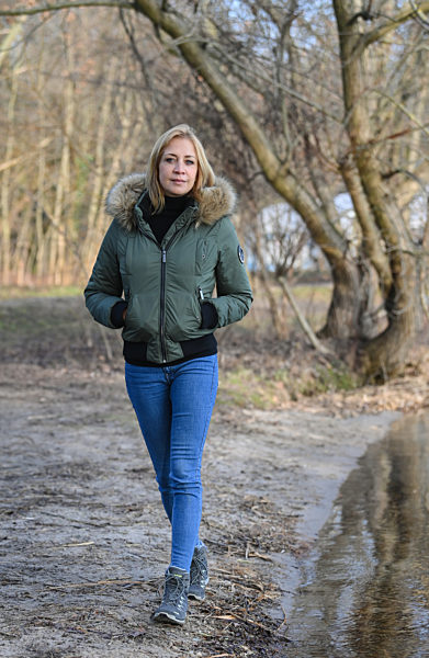 EXCLUSIVE - Ein Spaziergang mit Annika Ernst